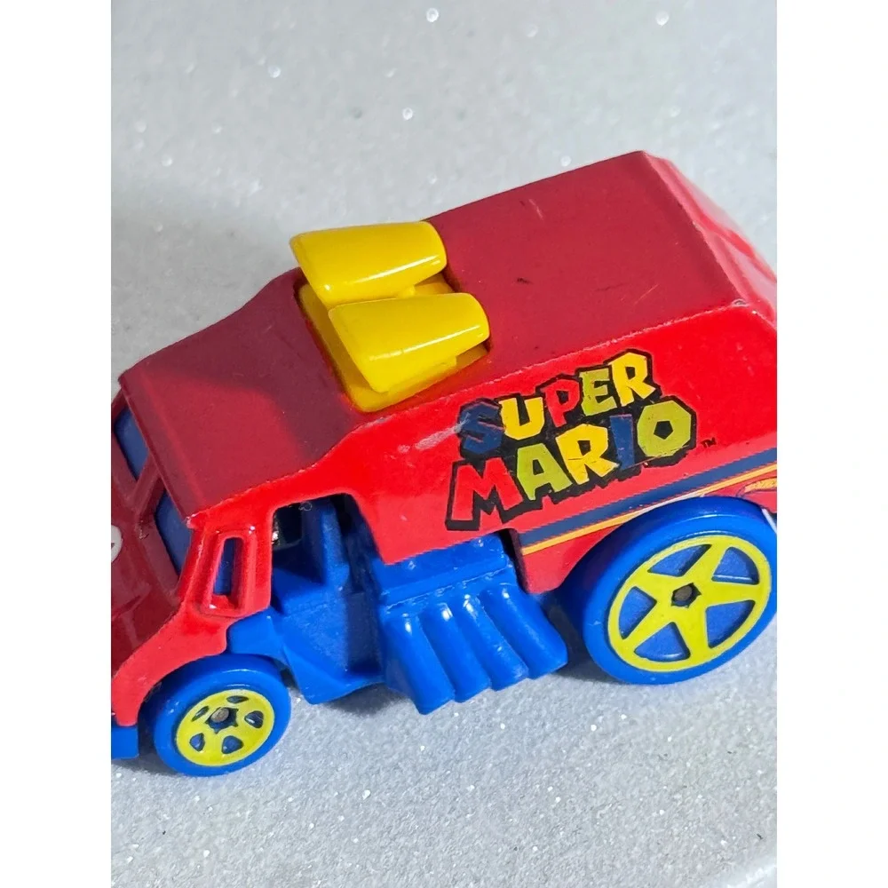 Hot Wheels Super Mario Bros Cool One Van Red Blue Diecast Car 2004 Mattel